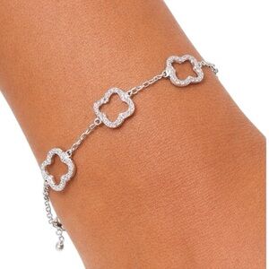 Silver Clover Bracelet with Diamond Accents Elegant Lucky Jewelry.   
C3